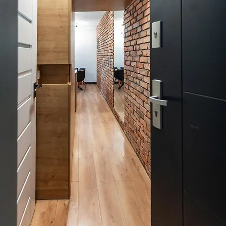 דירה Brick Loft Premium